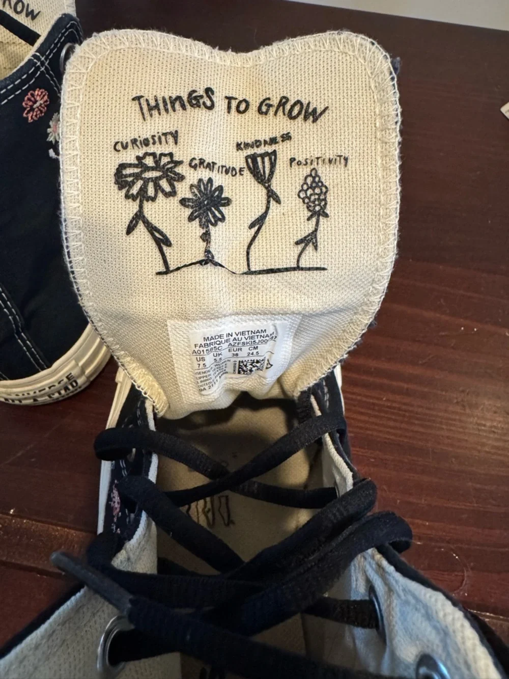 Converse all stars black embroidered flowers  hi top sneakers tennis shoes 7.5